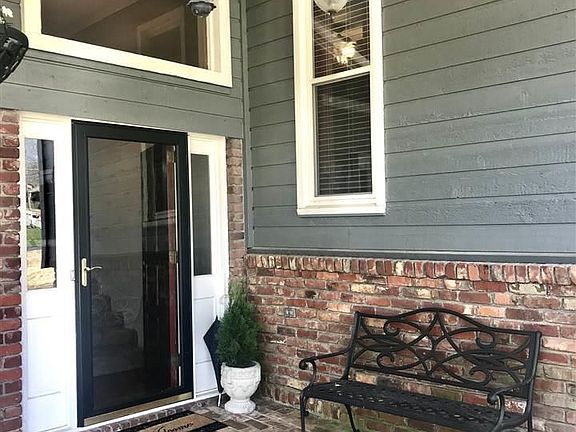 2nd image of 1801 Charlotte Dr