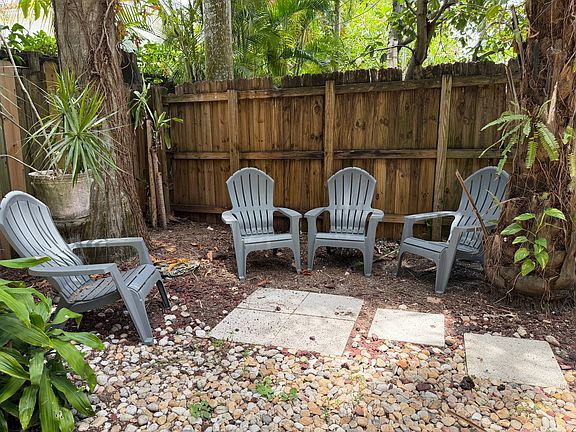 4th image of 2934 SW 30th Ct #B