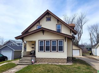 716 8th Ave, Sheldon, IA 51201