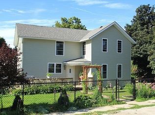131 W State St, Oxford, IA 52322