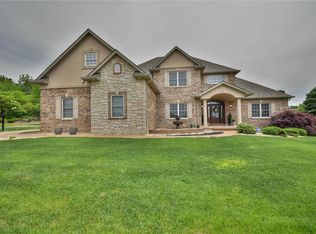 2604 Horse Crest Ct, Washington, MO 63090