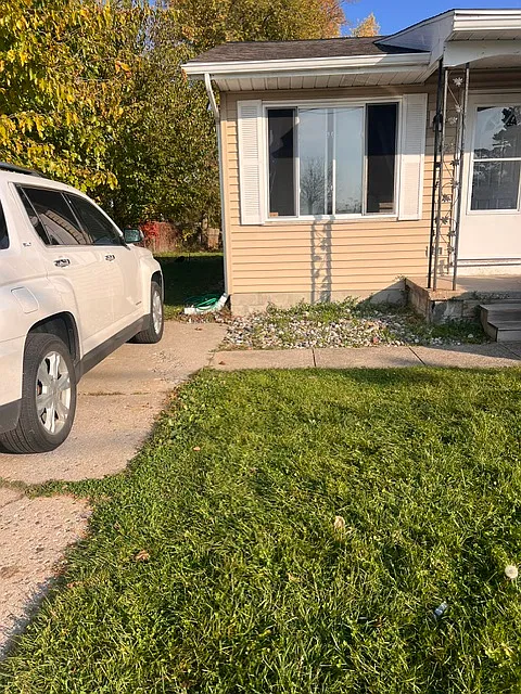 2 bed, 900 sqft, $1,200 — Photo 2
