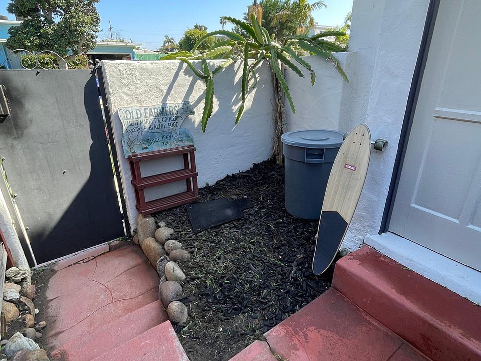 Private Entry way