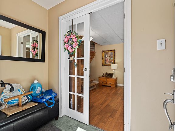 5th image of 6477 Roslyn Rd