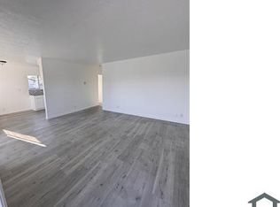 311 N Emerald Dr APT 5, Vista, CA 92083