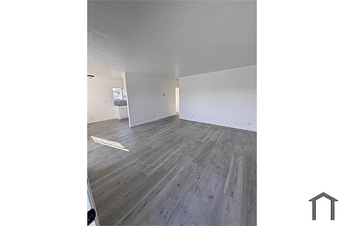 311 N Emerald Dr #5 Photo 1