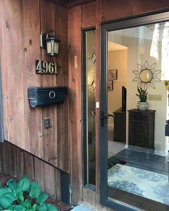 4961 Smoketalk Lane