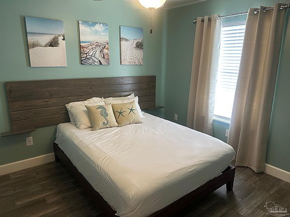4th image of 3208 Redwood Ln #115