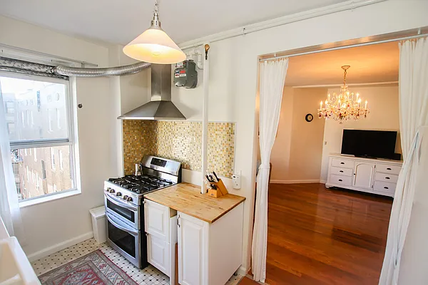 Sold by Remax City Square | media 5