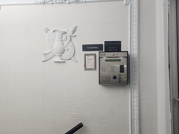 3rd image of 39 74th St APT A6