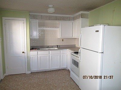 4th image of 1430 E Harris Ave