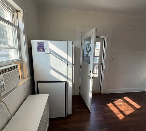 2nd image of 42 Pleasant Pl Floor 2