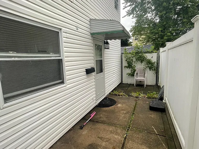 101 Brookfield Ave #1 — Photo 2