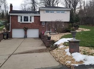 5434 N Broad St, South Park, PA 15129