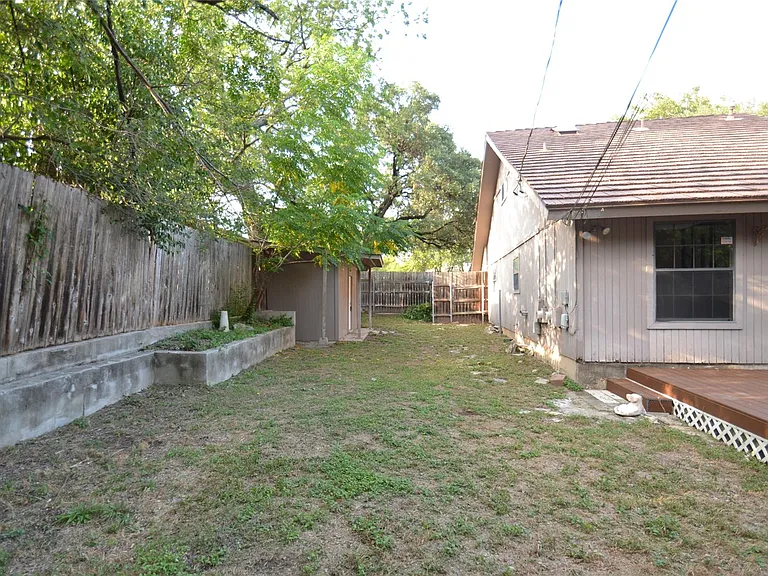 8833 Tallwood Dr — Photo 35