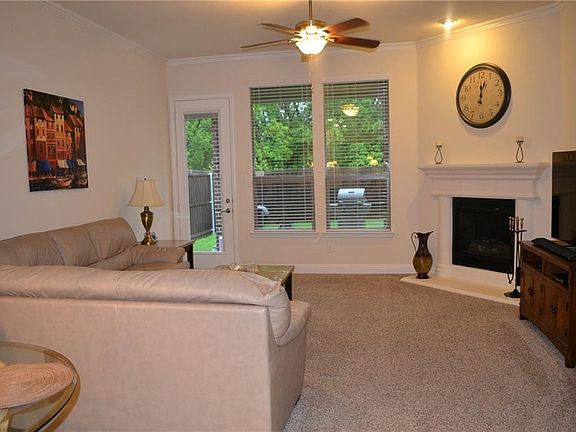 3rd image of 121 Chelsea Ct