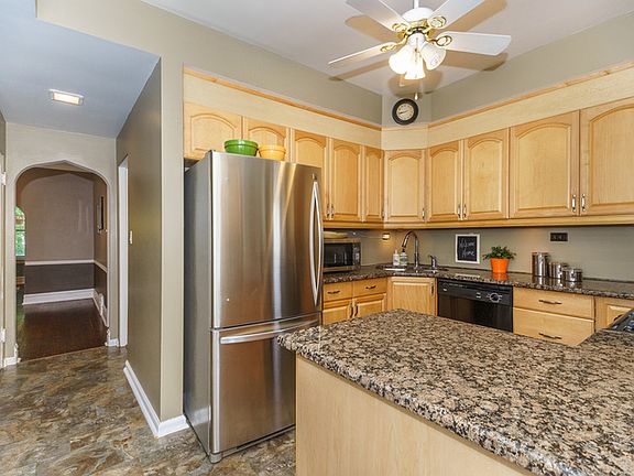 4th image of 6018 W Berenice Ave