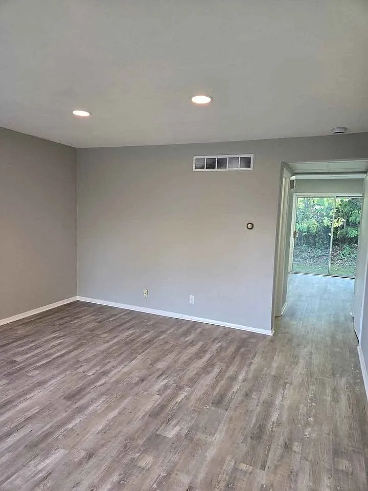 2 bed, 1.5 bath, 1100 sqft, $1,200 — Photo 4