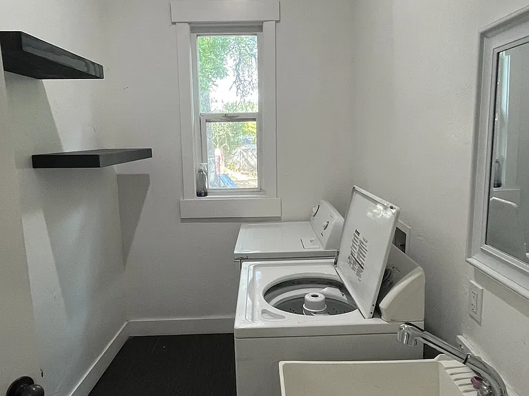 568 W 300 N #1 — Photo 13