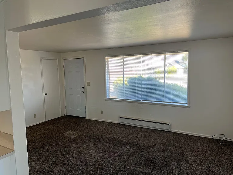 2722-2724 W Peninsula Dr — Photo 8