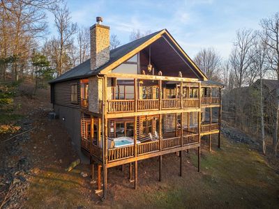 180 Cinnamon Bear Rd, Mineral Bluff, GA, 30559