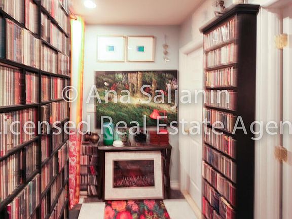 4th image of 3030 38th St APT 4