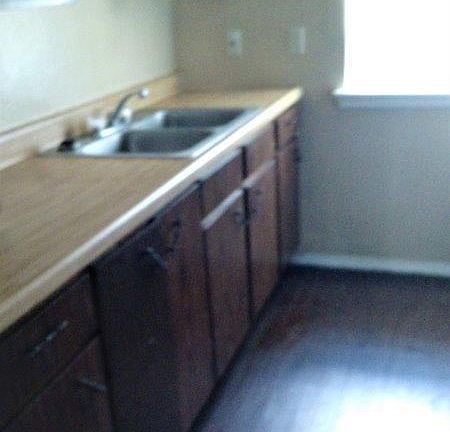 5th image of 800 Kelly Ave