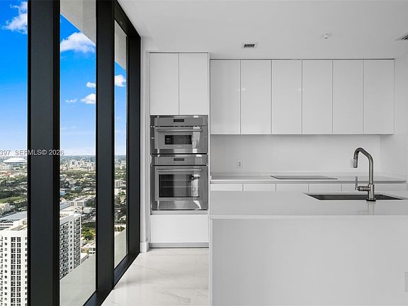 5th image of 700 NE 24th St Unit 2607