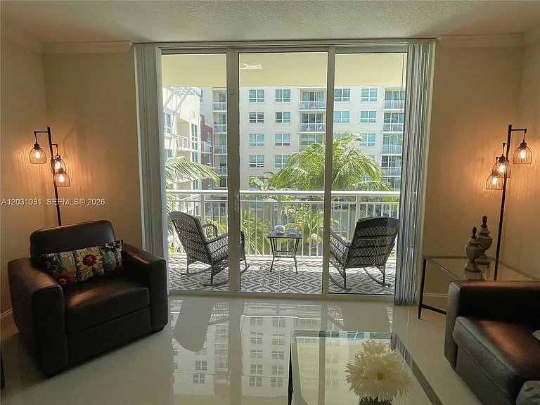 2000 N Bayshore Dr #525 — Photo 12