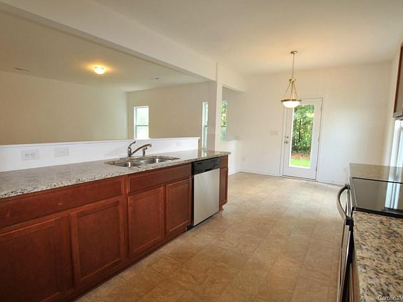 4th image of 738 Erinbrook Dr #57
