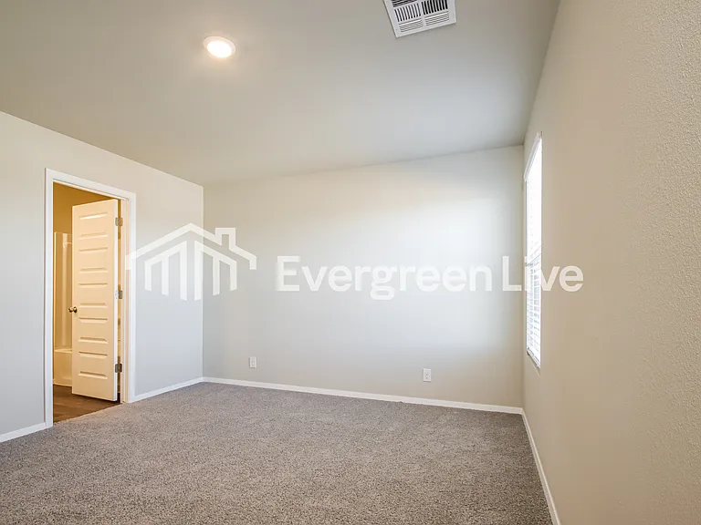 1002 W Lawton Rd — Photo 8