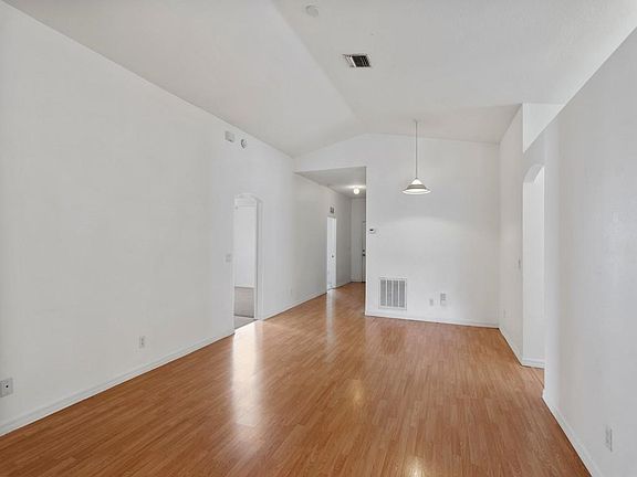 5th image of 1152 N 13th Sq