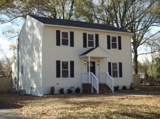 17 Blair Rd, Fredericksburg, VA 22405