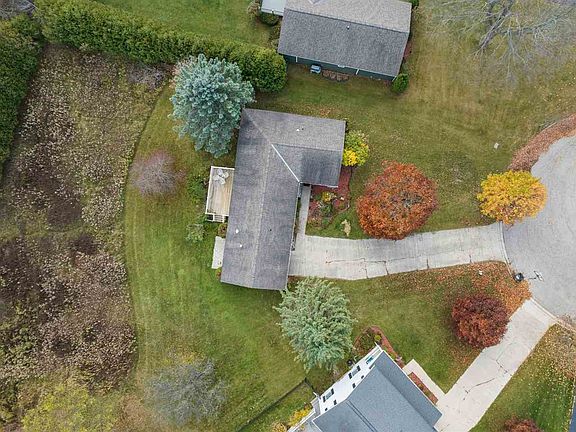 3rd image of 708 Karamol Ct