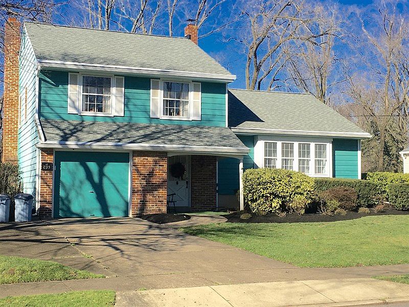 2nd image of 893 Marian Rd