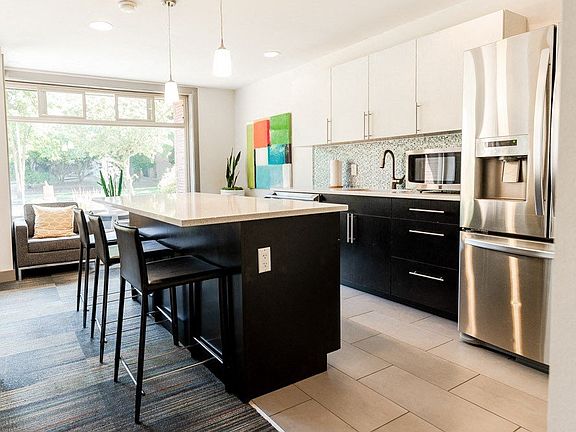 Seattle Apartments - Cadence Apartments - Clubhouse 2