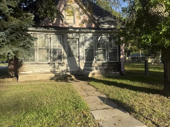 401 S California Ave, Hastings, NE 68901
