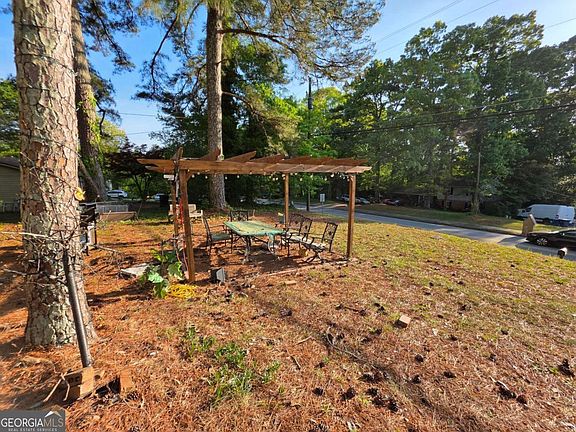 2nd image of 202 Bethesda Church Rd