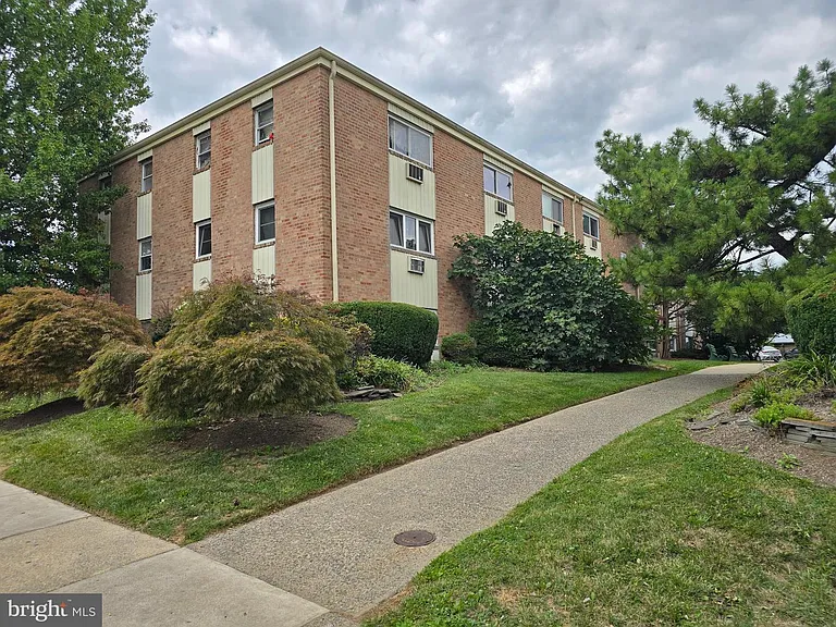 8125 W Chester Pike #A4 — Photo 2