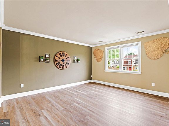 4th image of 1142 James Madison Cir