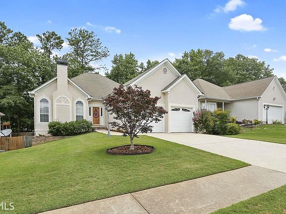 2nd image of 225 Churchill Ct