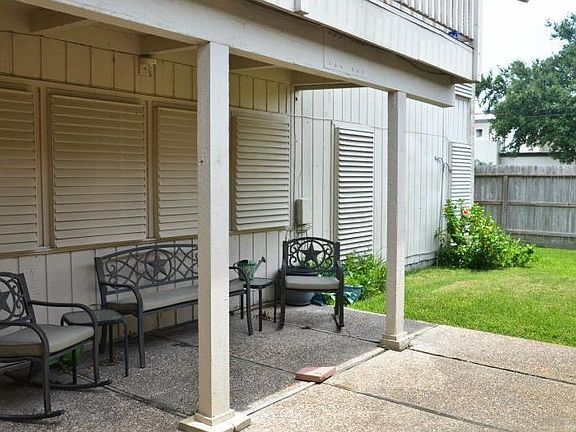 2nd image of 2905 Santa Fe St