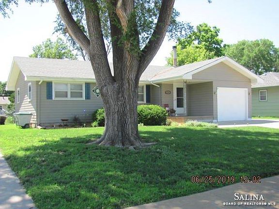 3rd image of 2086 Roach St