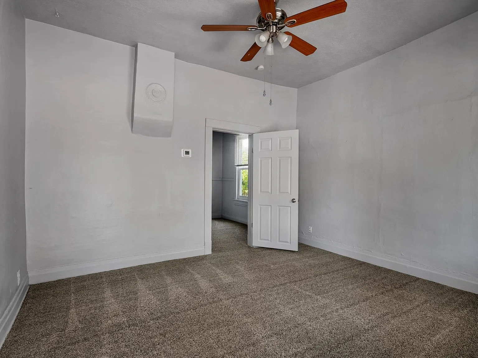2 bed, 716 sqft, $1,295 — Photo 4