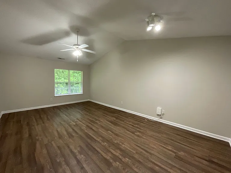 Meridian Park Apartments — Photo 79
