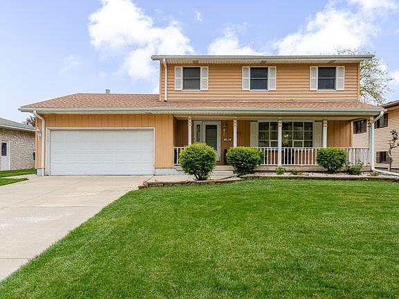 2nd image of 1839 Bluebird Ln