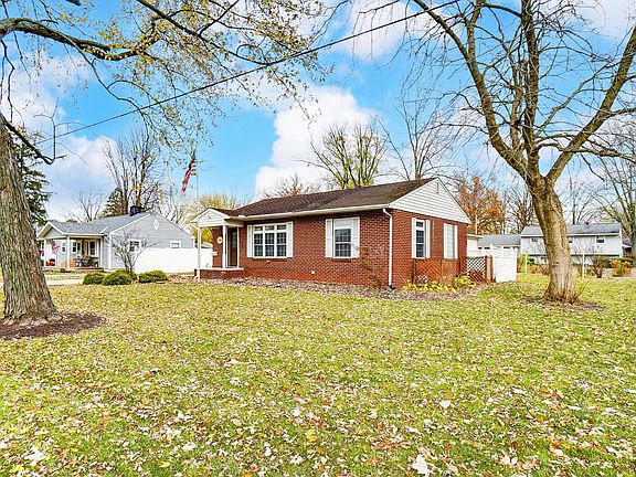 3rd image of 376 Clover Ave