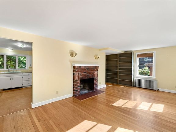 2nd image of 2 Carmela Ln