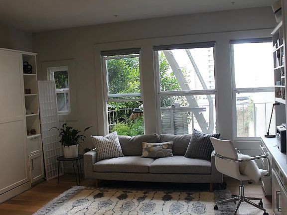 3rd image of 725 Pine St APT 206
