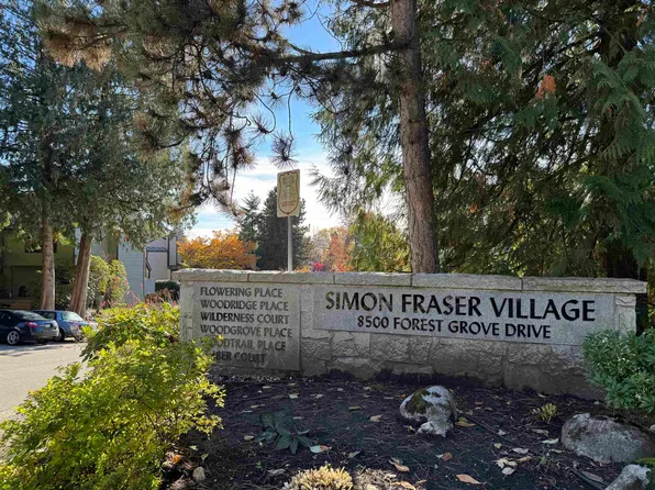 8557 Woodridge Pl, Burnaby, BC V5A 4B3